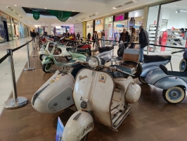Exposición de motos clásicas en Vallsur