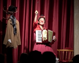 Luciérnagas Teatro presenta "We will Clown You!" 