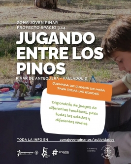 Jugando entre los pinos