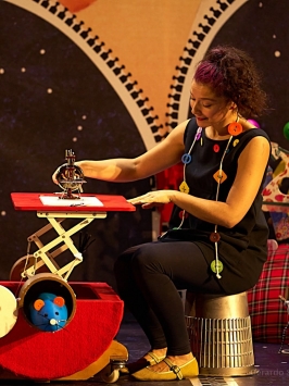 Teloncillo Teatro presenta “Coser y cantar”. Casa de las Artes, Laguna de Duero (Valladolid). Teloncillo Teatro presenta “Coser y cantar”. Casa de las Artes, Laguna de Duero (Valladolid).