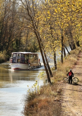 Turismo familiar: El Canal de Castilla en Medina de Rioseco (Valladolid)