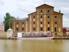 Turismo familiar: El Canal de Castilla en Medina de Rioseco (Valladolid)