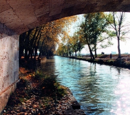 Turismo familiar: El Canal de Castilla en Medina de Rioseco (Valladolid)