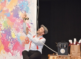 Gonzalo Granados presenta "Monsieur le Magicien" en Villacastín
