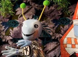Okarino Trapisonda presenta “Brux el marciano”