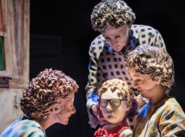 Campi Qui Pugui Teatre presenta “Matres” Campi Qui Pugui Teatre presenta “Matres”