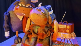 Títeres Caracartón presenta “Calle Rebaño, 14”