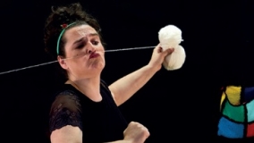 Pez Luna Teatro presenta “Hilando cuentos, coser y cantar”